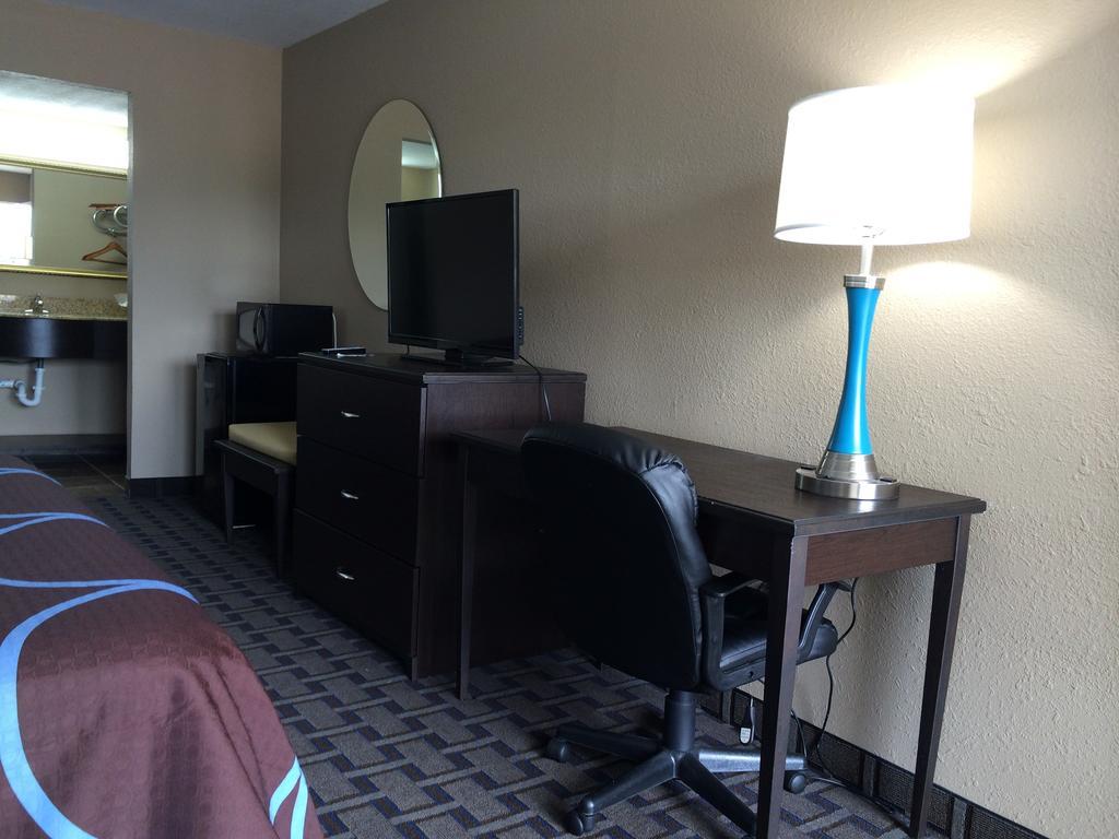 Super 8 By Wyndham Lakeland Habitación foto
